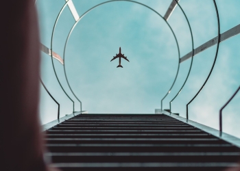 Airline Stocks crashed amidst inflation. Rise of a new problem for the United States`