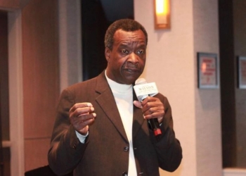 Willie Wilson while addressing