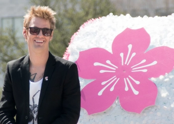 The “I Want Candy” singer, Aaron Carter found dead