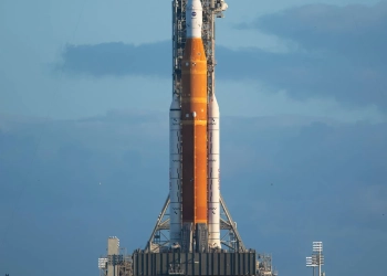 NASA is ready to take the risk; leaves its $4.1 billion rocket outside while Nicole approaches