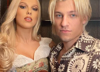 Jacob Hurley Bongiovi and Millie Bobby Brown taking selfie together.