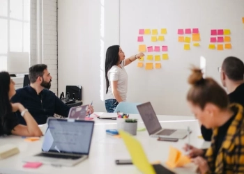 Achieving Excellence: How Digital Badges Are Reshaping Education and Training in the USA